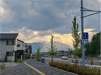 VOL. 08 消費社会に生きる本来の自分への道：物質への執着を経て自己実現へ‌